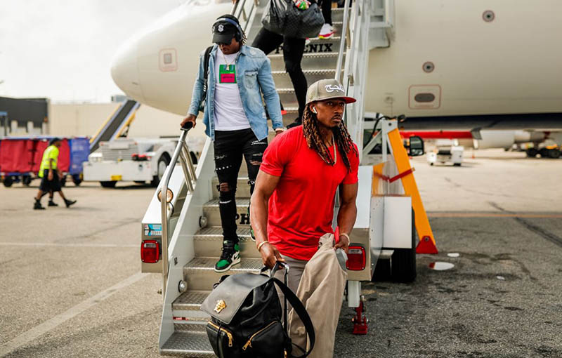 Photos: Packers land at Baltimore airport